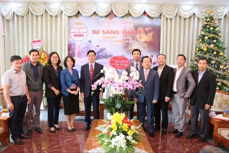 Đại Diện Chính Quyền Trung Ương Và Thành Phố Chúc Mừng Giáng Sinh Tổng Hội