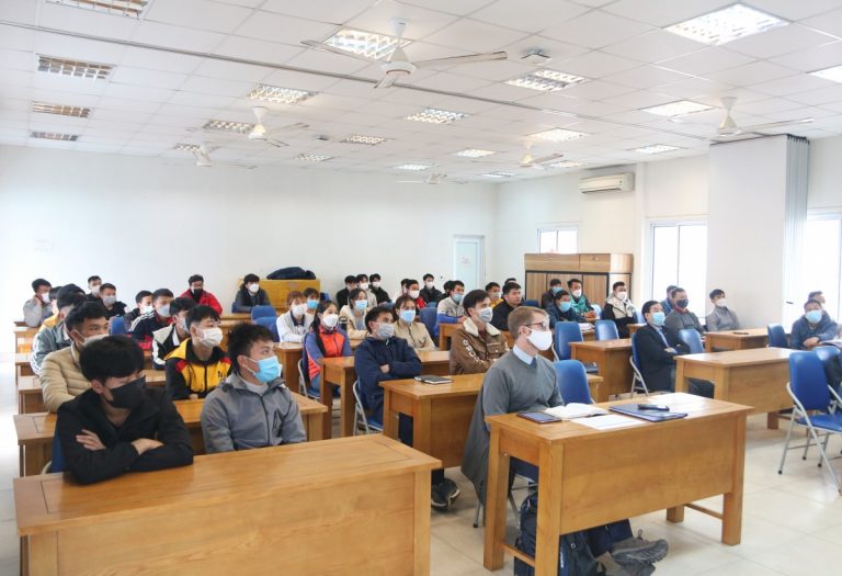 Sinh Viên Trường Thánh Kinh Thần Học Hà Nội Bắt Đầu Năm Học Mới