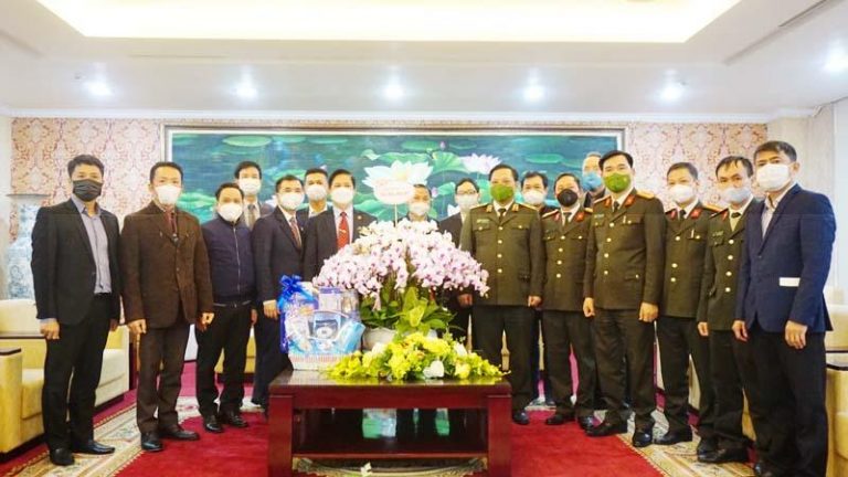 Cộng Đồng Tin Lành Thăm Và Chúc Tết Công An Thành Phố Hà Nội