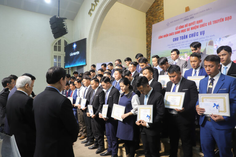 LỄ CÔNG BỐ QUYẾT ĐỊNH CÔNG NHẬN CHỨC DANH MỤC SƯ NHIỆM CHỨC VÀ TRUYỀN ĐẠO