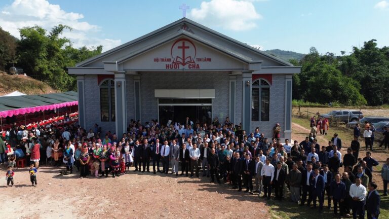 KHÁNH THÀNH NHÀ NGUYỆN HỘI THÁNH TIN LÀNH HUỔI CHẠ