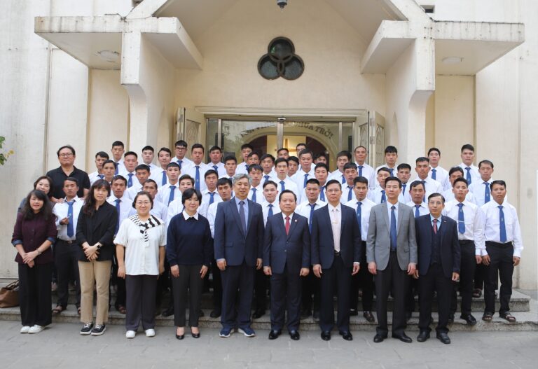 KHAI GIẢNG LỚP THẦN HỌC TRUNG CẤP MỤC VỤ