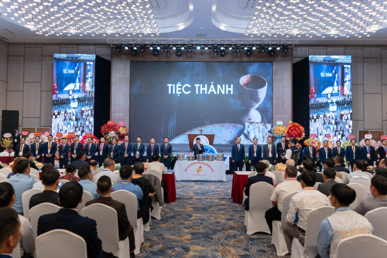 BẾ MẠC ĐẠI HỘI ĐỒNG 37: HƠN 800 ĐẠI BIỂU CHUNG DỰ TIỆC THÁNH, SẴN SÀNG BƯỚC VÀO NHIỆM KỲ MỚI (2026–2030)